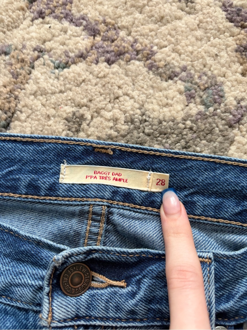 Levi’s Baggy Dad Jeans - Picture 3 of 4